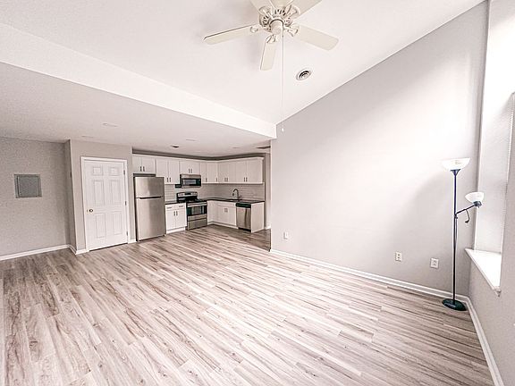2nd image of 130 Oak Ave APT 7