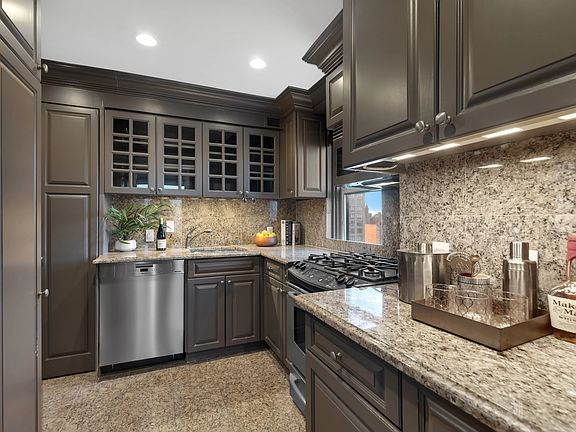 5th image of 900 Park Ave APT 22A