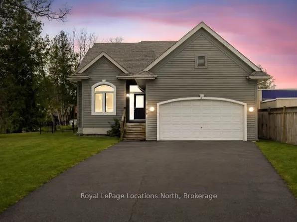 1094 River Rd W, Wasaga Beach, ON L9Z 2W7