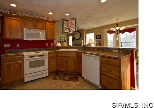 5th image of 5304 Whispering Woods Dr