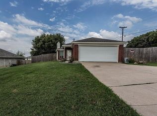 624 Green Mountain Rd, Burleson, TX 76028