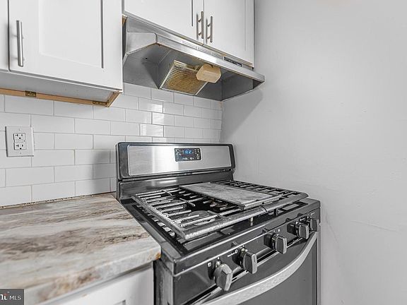 4th image of 3156 N 27th St