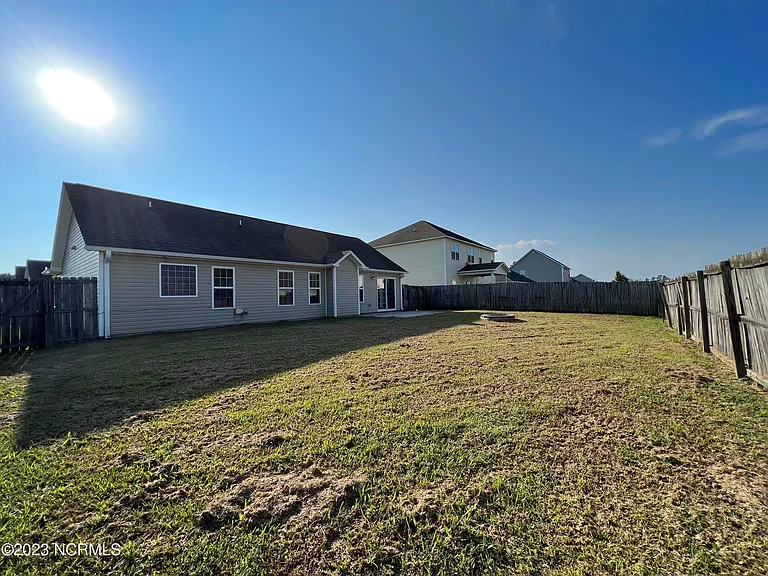 704 Radiant Dr — Photo 25