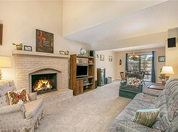 4th image of 10130 W 86th St