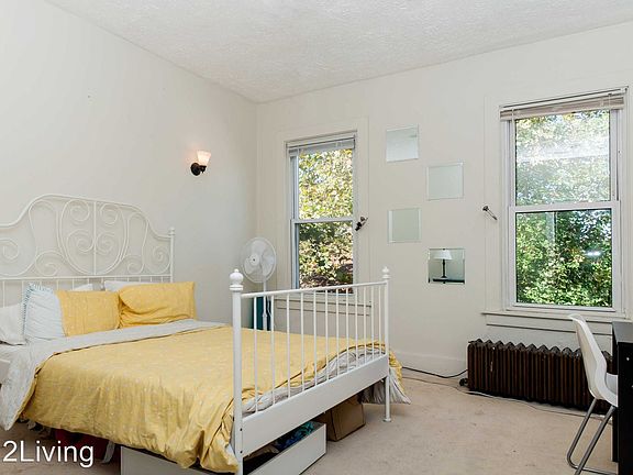 5th image of 358 Lehigh Ave #2