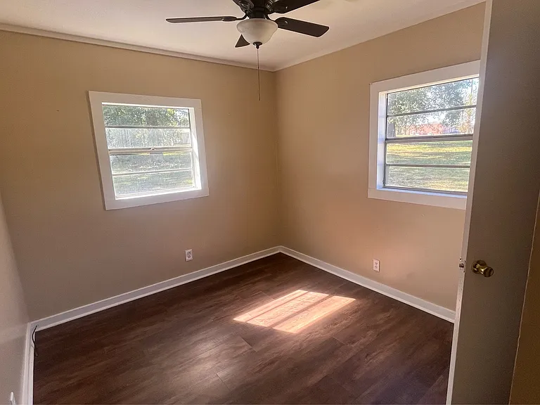 617 E Madison St — Photo 7