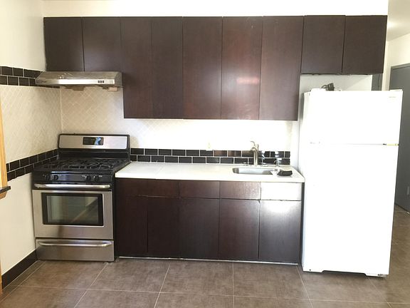 4th image of 2532 85th St #D