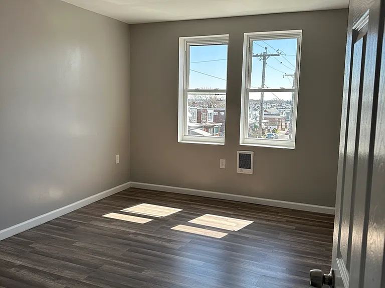 143 W Godfrey Ave #3 — Photo 4