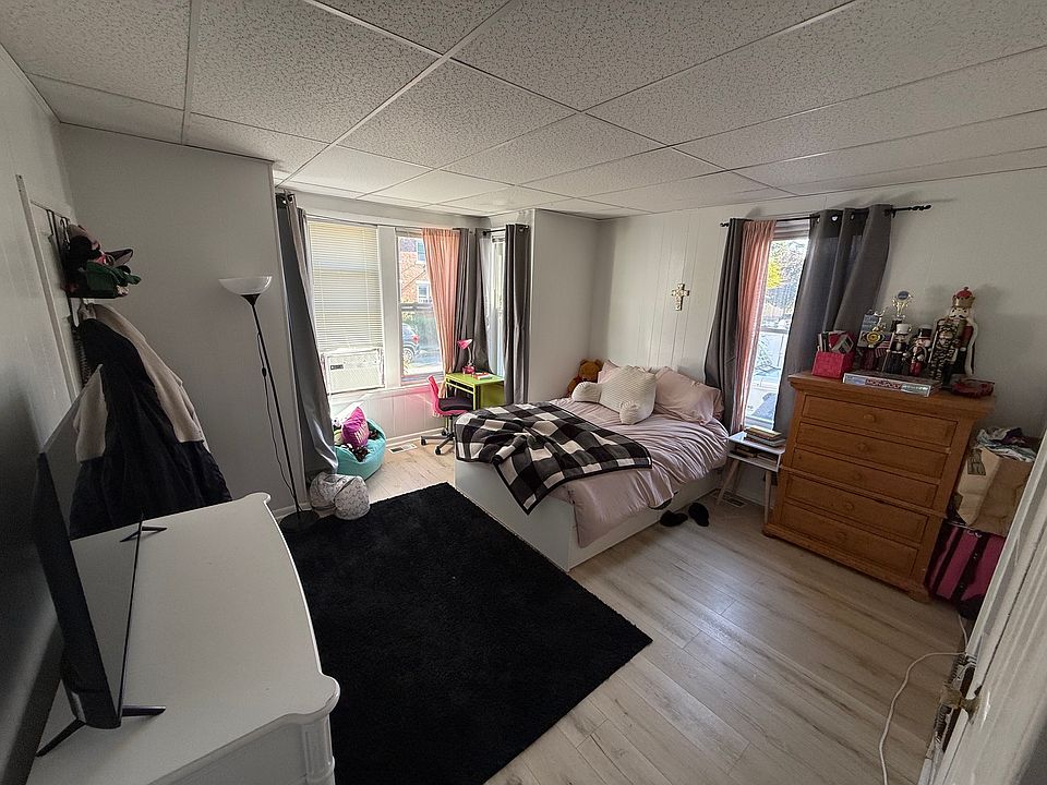 1st image of 1 Clinton St #1