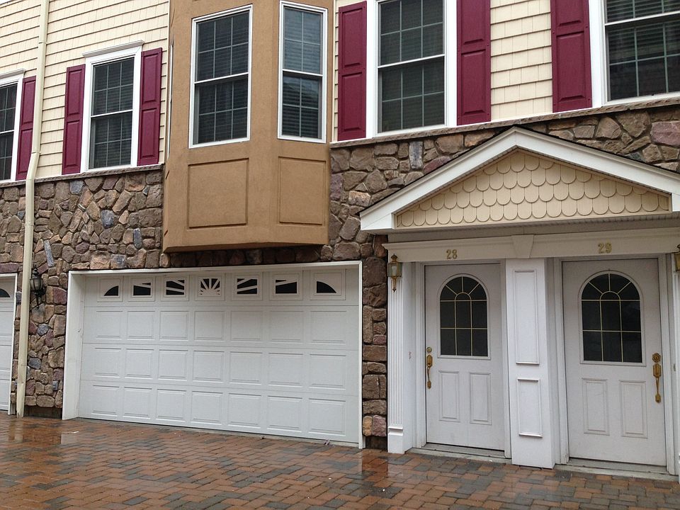 1st image of 330 Maple Ave APT 28