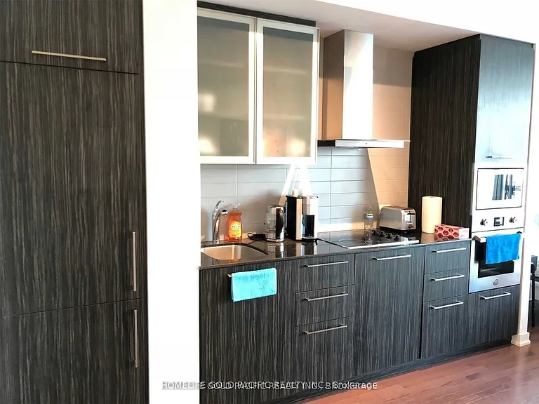 14 York St #5301 — Photo 6