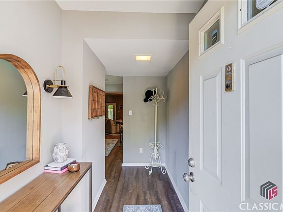 4th image of 2195 Surrey Court SE