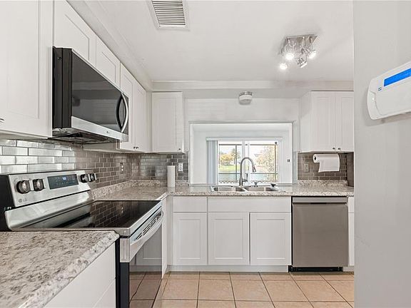 5th image of 3531 Landale Dr
