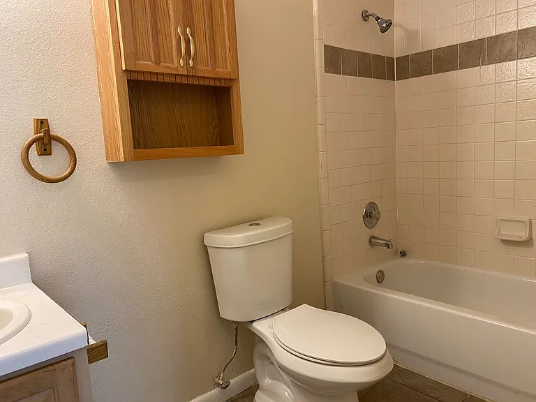 7545 Windsor Oaks — Photo 2