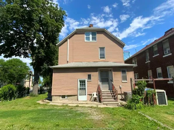 2995 University Ave W, Windsor, ON N9C 1G4
