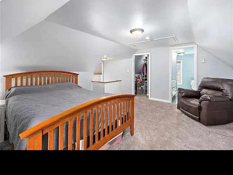 689 Shade Ave — Photo 15