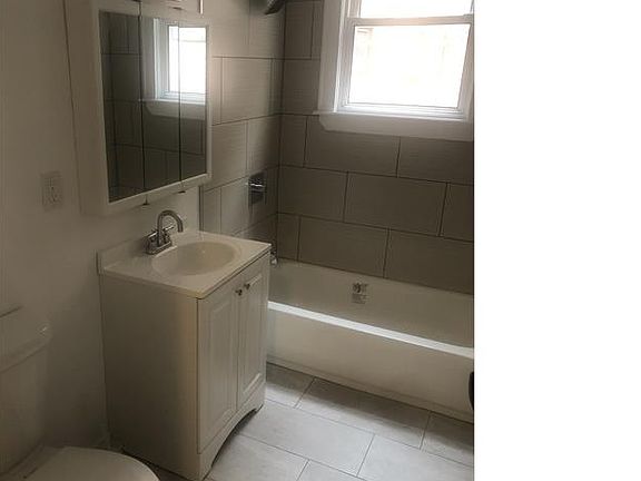 5th image of 206 Springdale Ave Floor 1