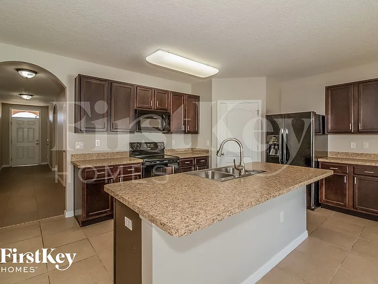 842 Freedom Blvd — Photo 6