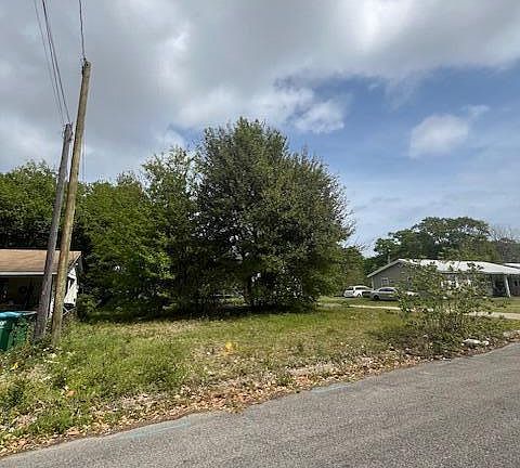 4th image of 4519 Newman Ave