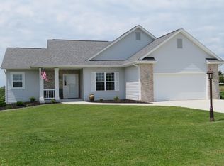 N667 Westview Dr, Oconomowoc, WI 53066
