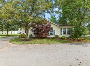 17 Edgeware Close #1000, Freehold, NJ 07728