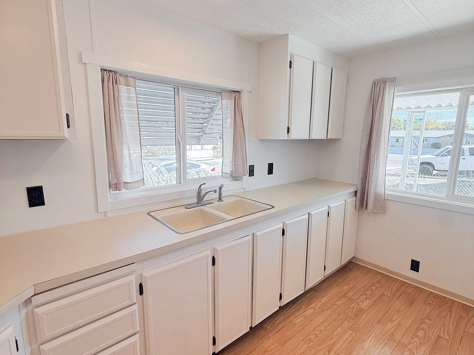 2 bed, 938 sqft, $1,900 — Photo 3