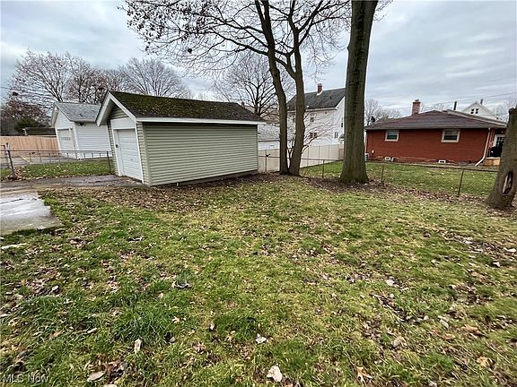 4th image of 354 E Tuscarawas Ave
