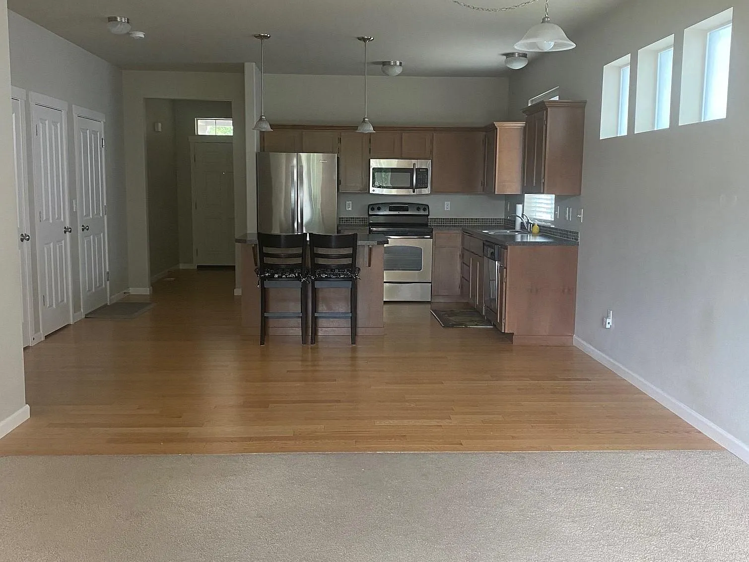 3 bed, 1348 sqft, $2,800 — Photo 2