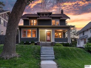 2216 Hanscom Blvd, Omaha, NE 68105