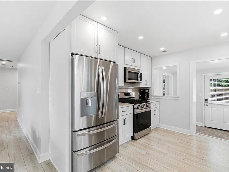 3823 Duke St — Photo 11