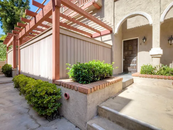 2569 Navarra Dr Unit C, Carlsbad, CA 92009