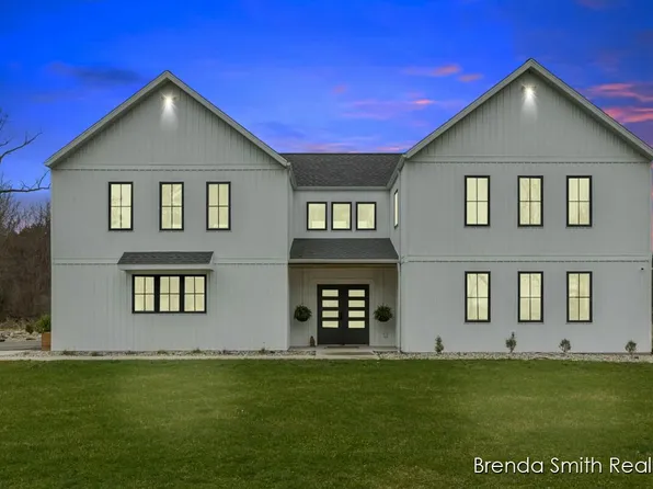 6689 Hammond Rd, Freeport, MI 49325