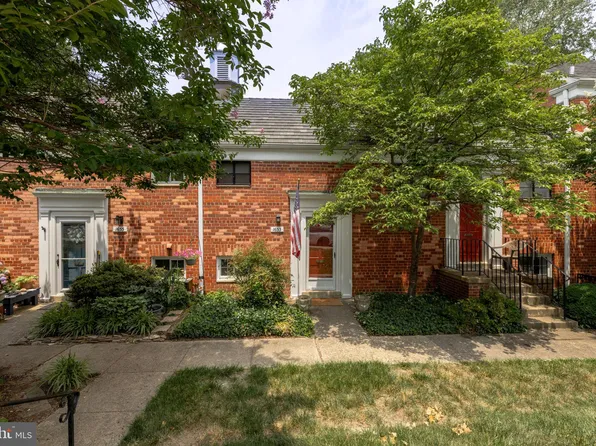 1653 Fitzgerald Ln #913, Alexandria, VA 22302