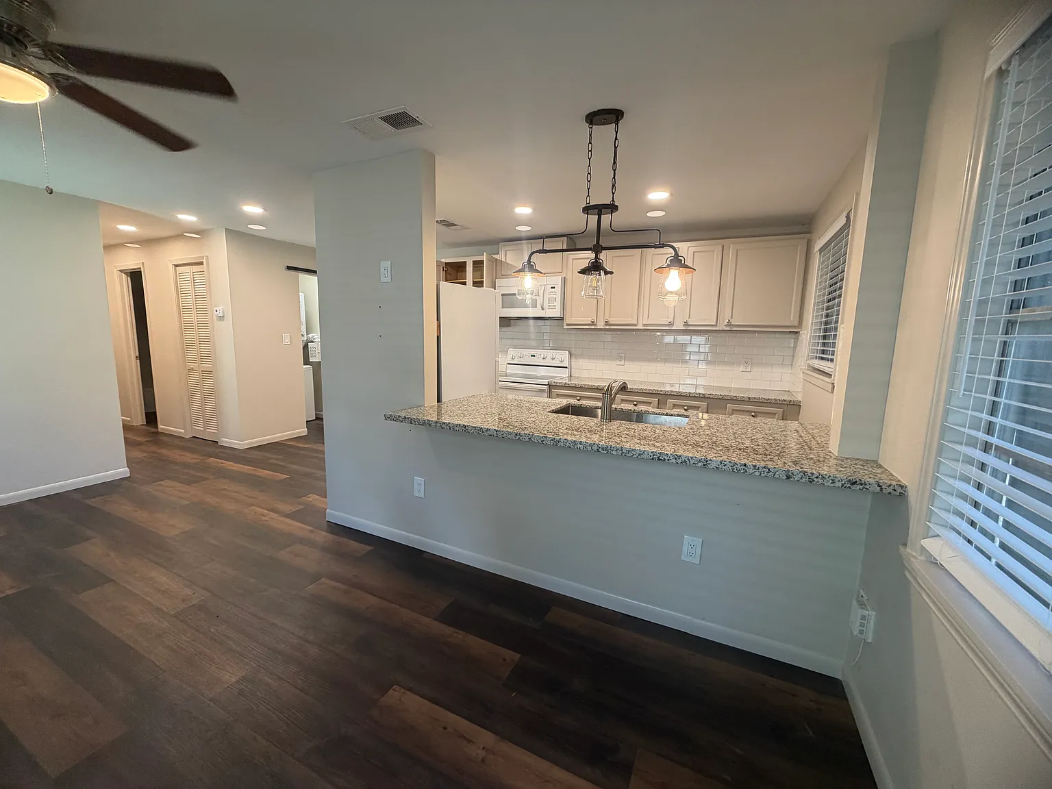 2 bed, 850 sqft, $1,475 — Photo 2
