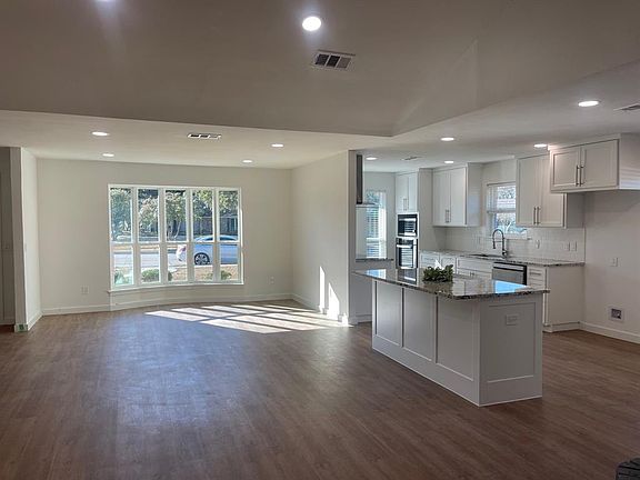 3rd image of 2801 Glencliff Dr