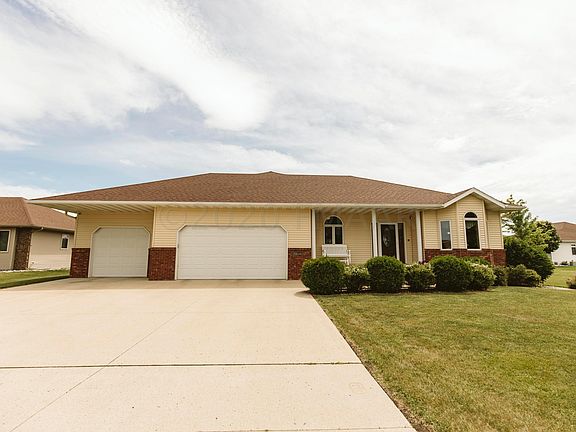 2nd image of 3806 Westmoor Dr