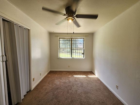 4th image of 3837 Woodrow Ave