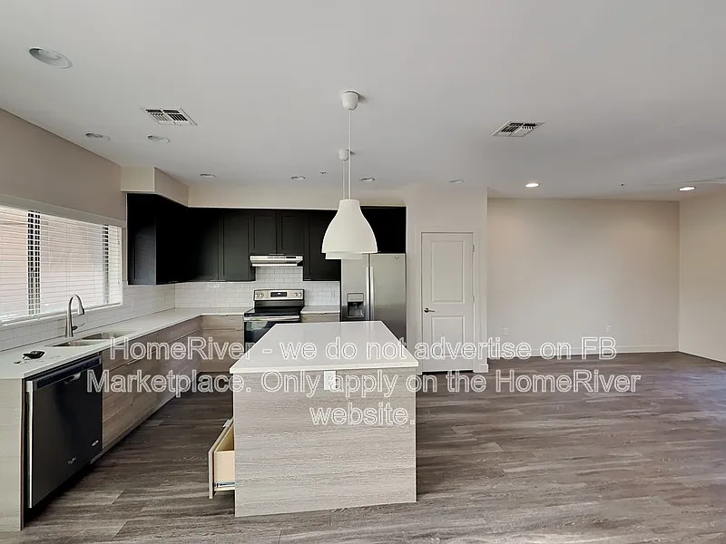 1000 W 5th St — Photo 4