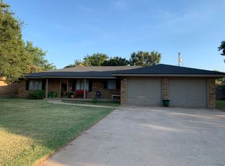 306 Parkwood Ln, Levelland, TX 79336