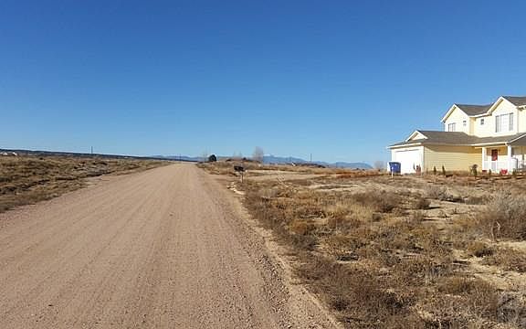 4th image of 911 E Loma Dr