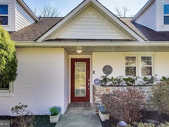 5th image of 8910 Liberty Ln