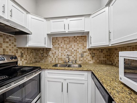 5th image of 2100 Tanglewilde St APT 702