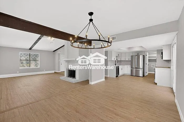 2605 Royal Oaks Dr — Photo 9