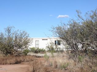 9061 E Larkspur Ln, Hereford, AZ 85615