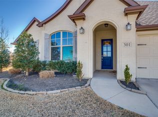 301 Bluffside Trl, Fort Worth, TX 76126