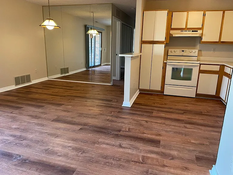15153 Seagull Dr — Photo 2