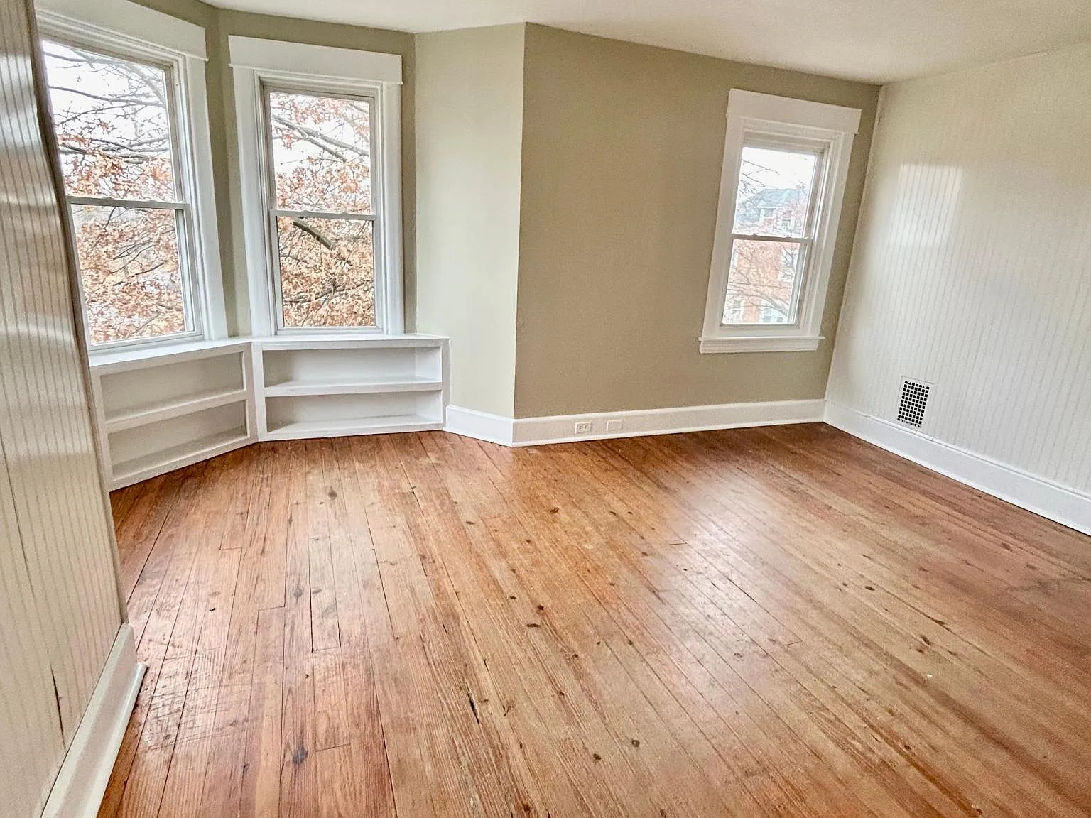 4 bed, 1924 sqft, $2,050 — Photo 4