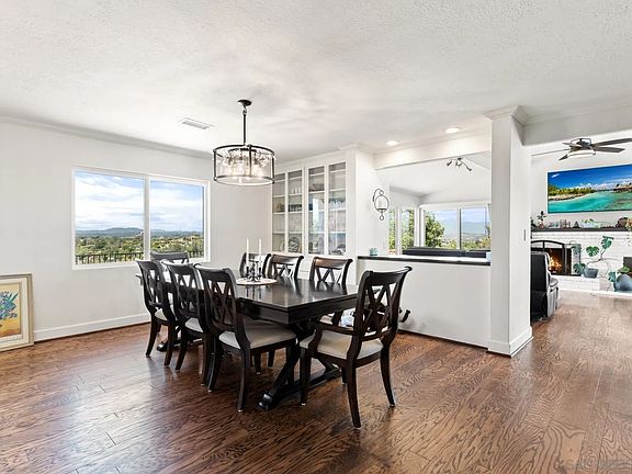 5th image of 4986 San Jacinto Cir E