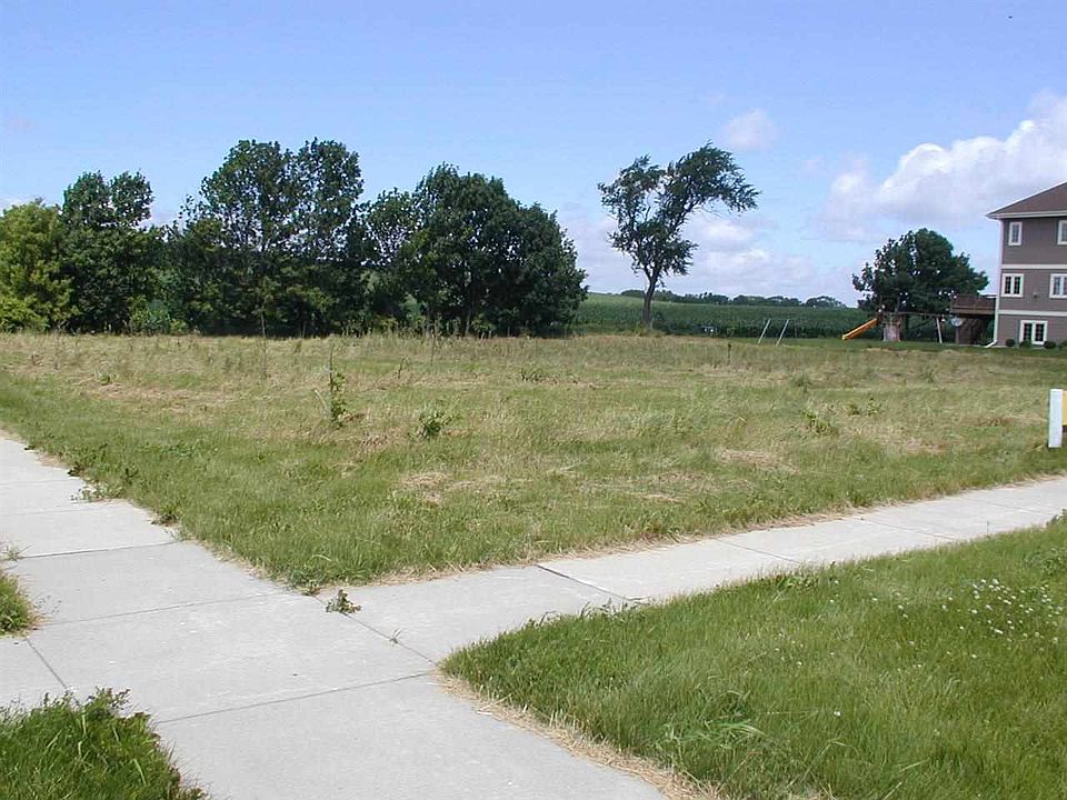 2nd image of 1003 Oregon Parks Ave