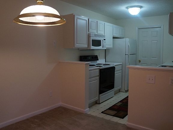 4th image of 660 Friars Ln APT 8